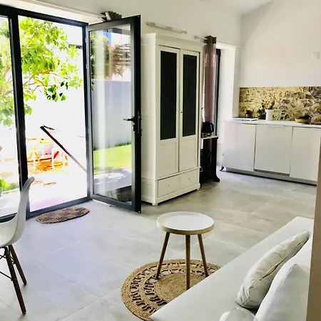 Semesterbostad Trendy One Bedroom House, & Lagoon