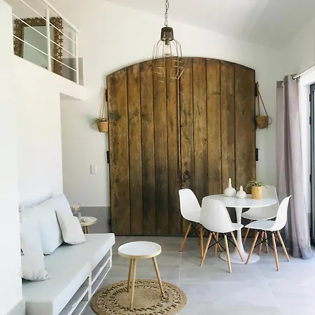 Semesterbostad Trendy One Bedroom House, & Lagoon