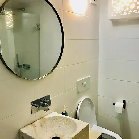 Trendy One Bedroom House, & Lagoon