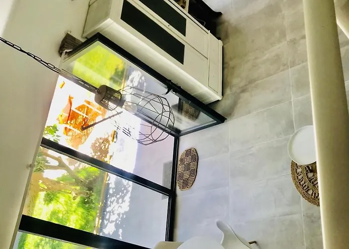 Ferienhaus Trendy One Bedroom House, & Lagoon *