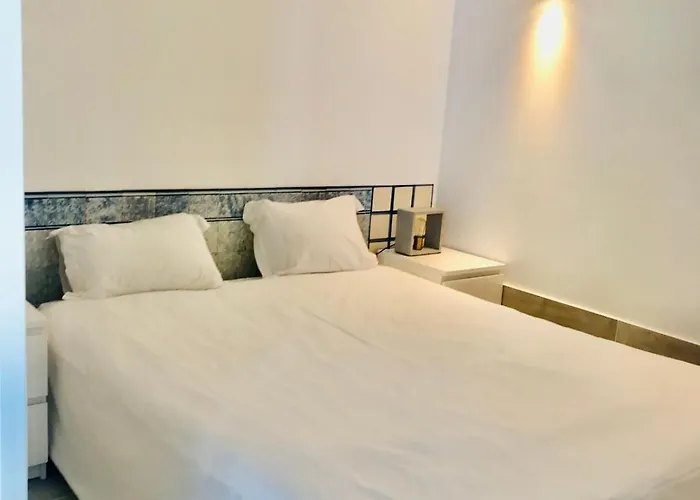 Trendy One Bedroom House, & Lagoon *