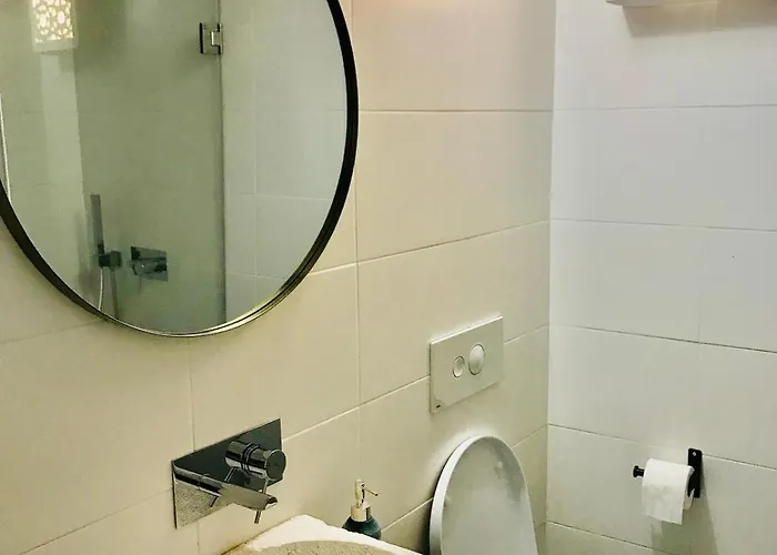 Trendy One Bedroom House, & Lagoon